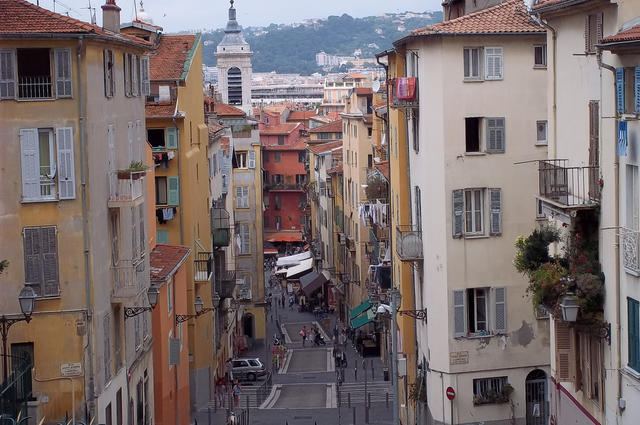 Se promener dans les ruelles de la vieille ville 