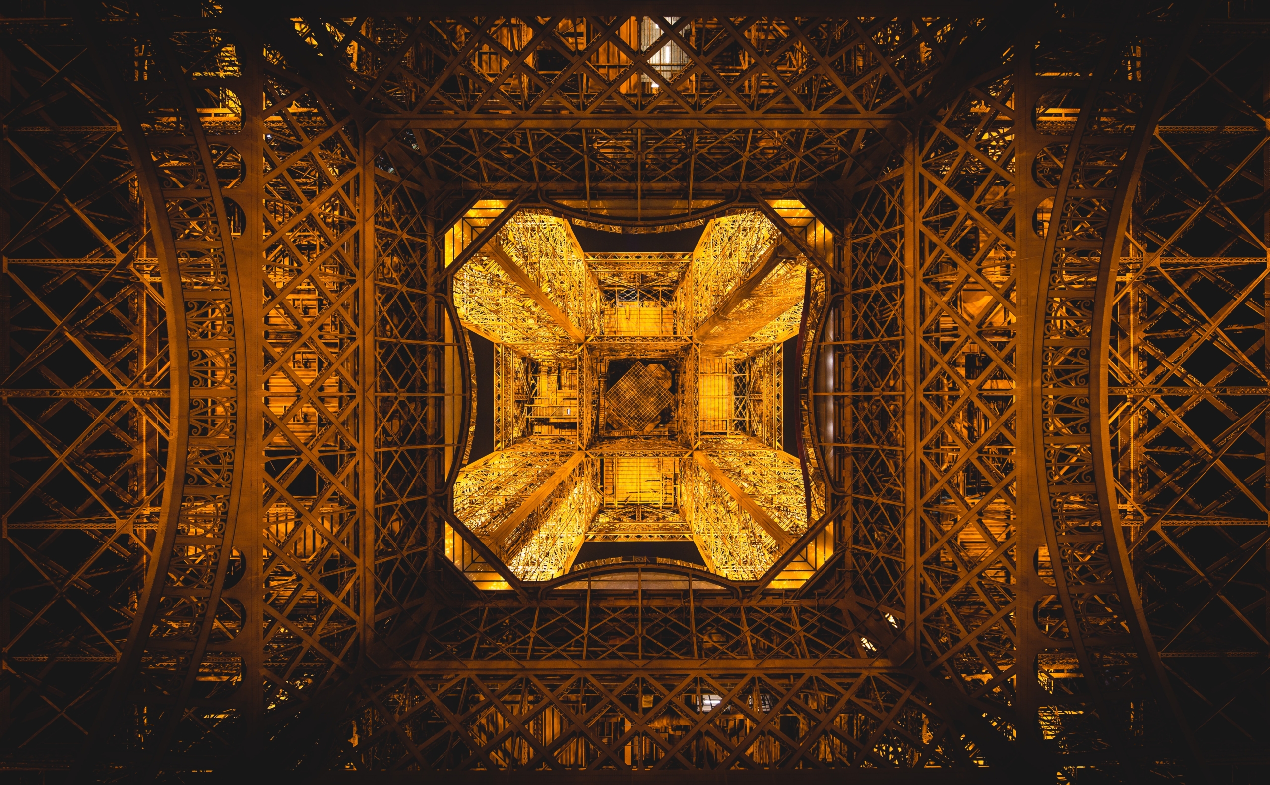 QU’EST-CE QUI VOUS ATTEND À LA TOUR EIFFEL ?