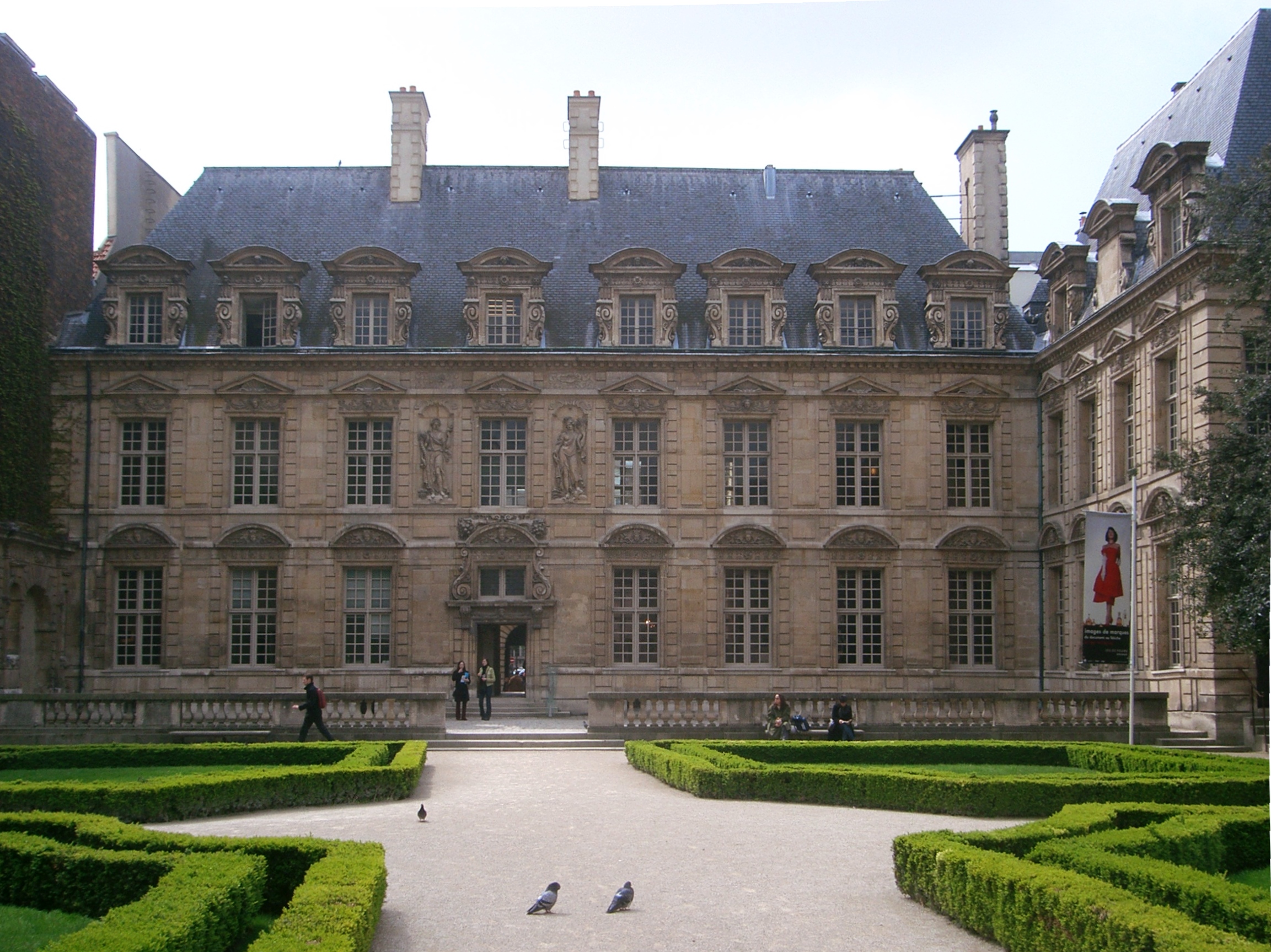 Hôtel de Bethune-Sully