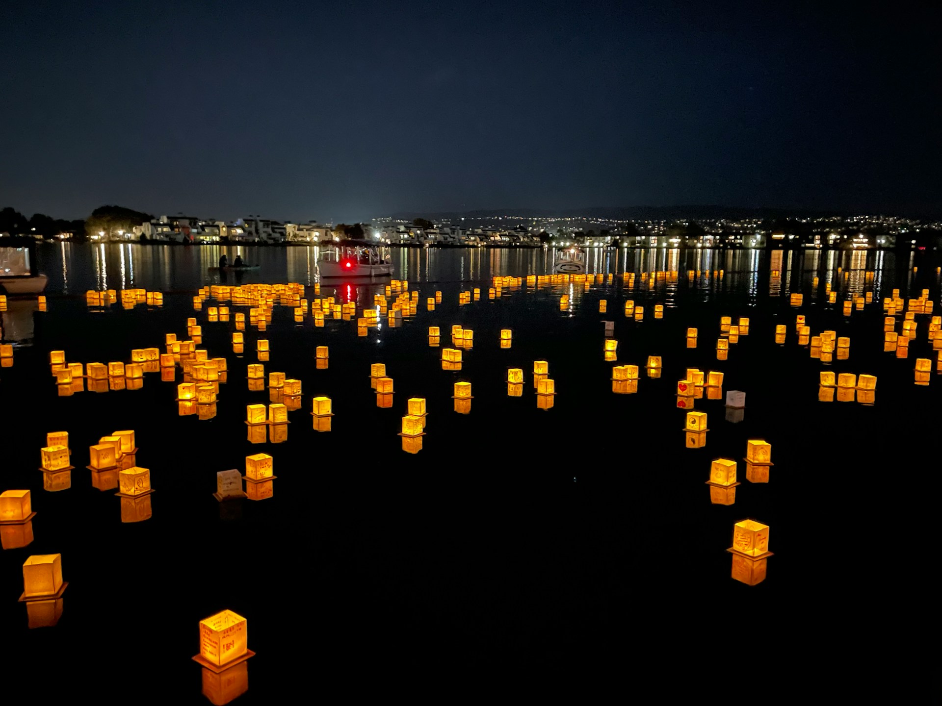 Toro Nagashi lanterne flottante