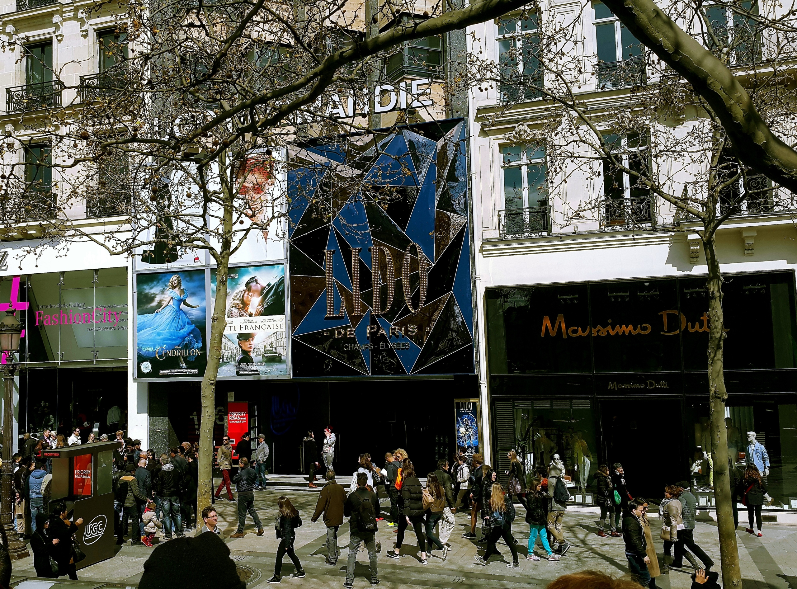 Cabaret « Le Lido » Cabaret « Le Lido »