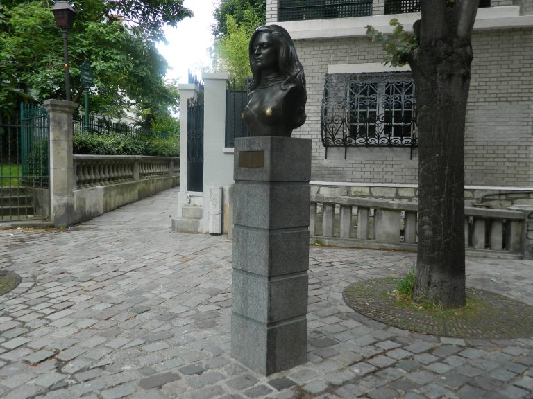Le Monument dédié à Dalida