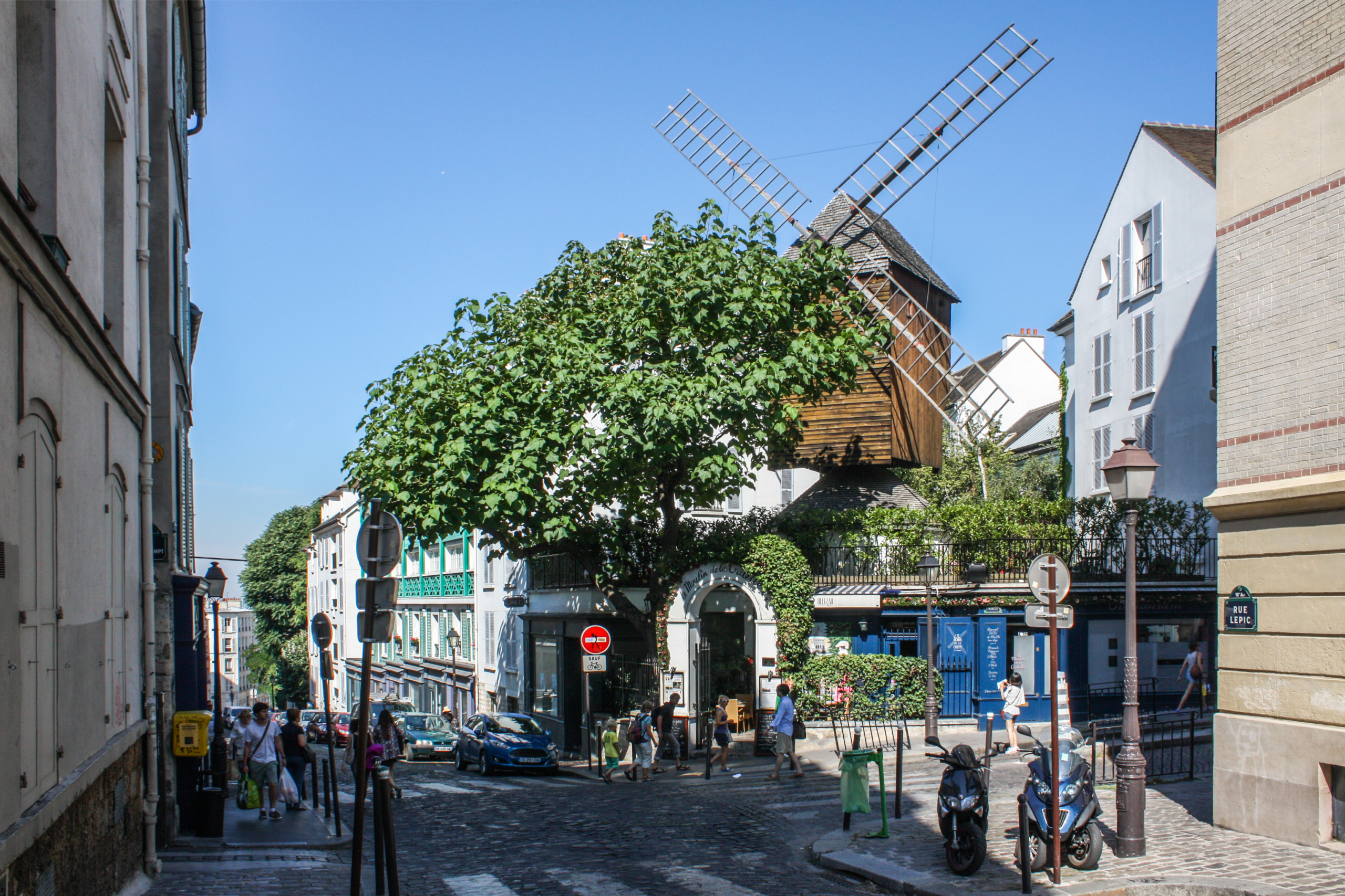 Le Moulin de la Galette Le Moulin de la Galette